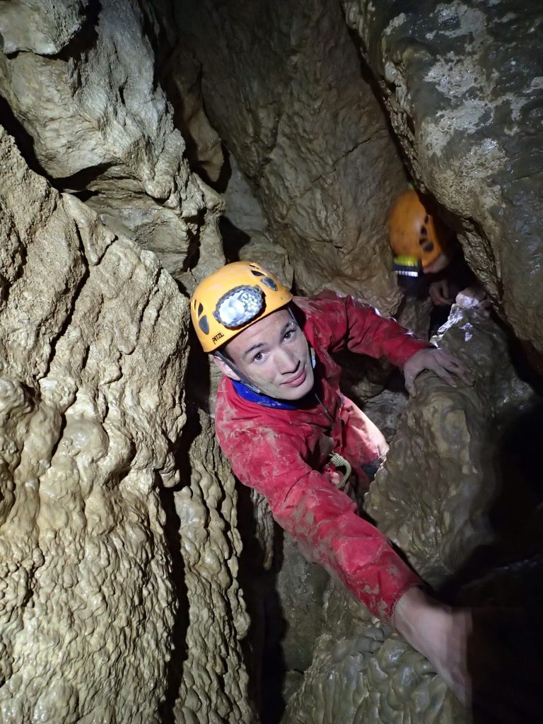 Initiation spéléo grotte de la Cascade Suisse